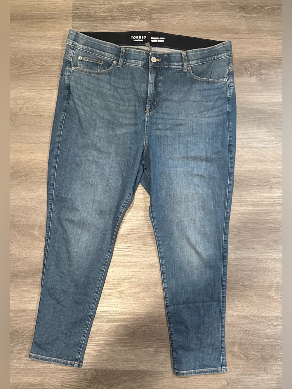 Torrid Bombshell Skinny Jeans 22R Medium Wash Premium Stretch Denim